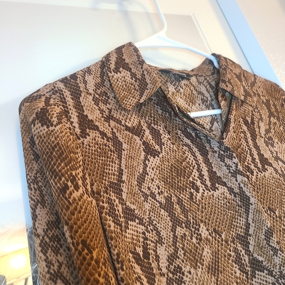 EXPRESS - New- Button Up Collared Snake Print Blouse - Picture 4 of 12
